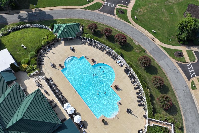 37 NORTH OUTDOOR POOL